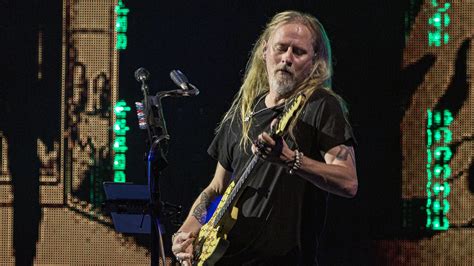 The Untold Truth Of Alice In Chains' Jerry Cantrell 